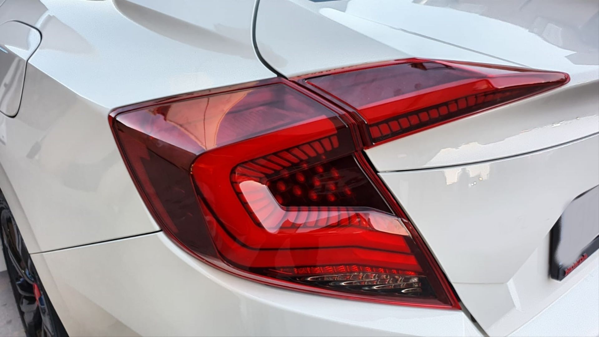 Honda Civic Uyumlu Fc5 2016-2019 Omurga LED Stop Kırmızı