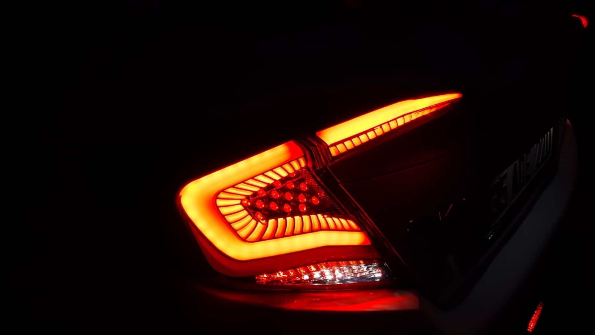 Honda Civic Uyumlu Fc5 2016-2019 Omurga LED Stop Kırmızı