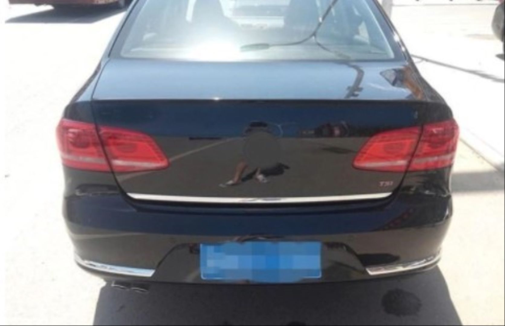 Volkswagen Passat Uyumlu B7 Spoiler - Piano Black (Parlak Siyah)
