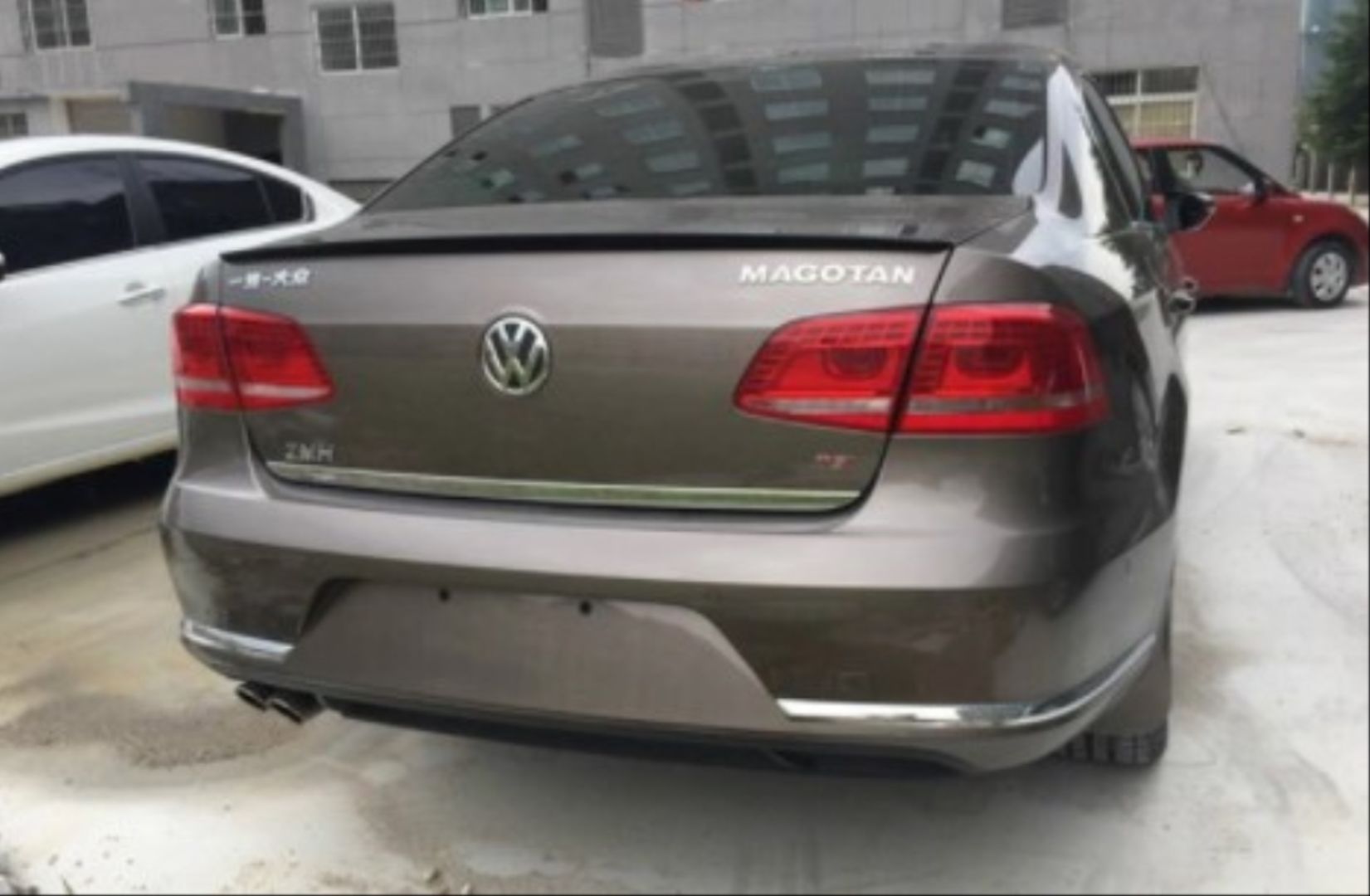 Volkswagen Passat Uyumlu B7 Spoiler - Piano Black (Parlak Siyah)