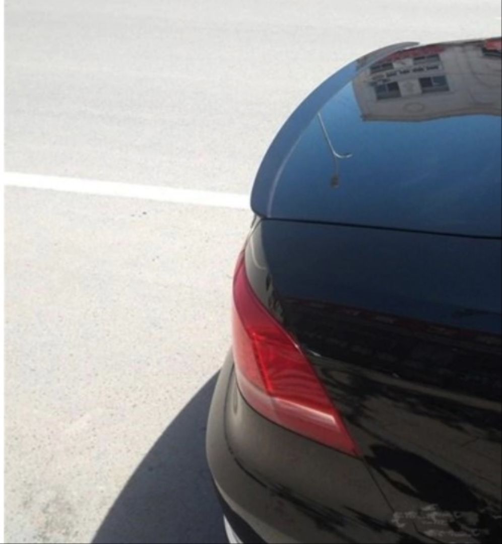 Volkswagen Passat Uyumlu B7 Spoiler - Piano Black (Parlak Siyah)