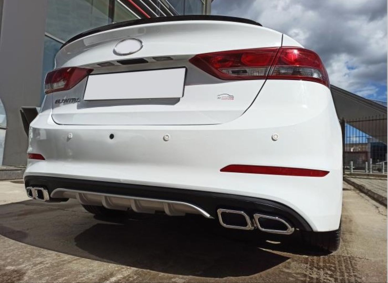 Hyundai Elantra Uyumlu 2016-2018 4 Egzoz Silver Difüzör