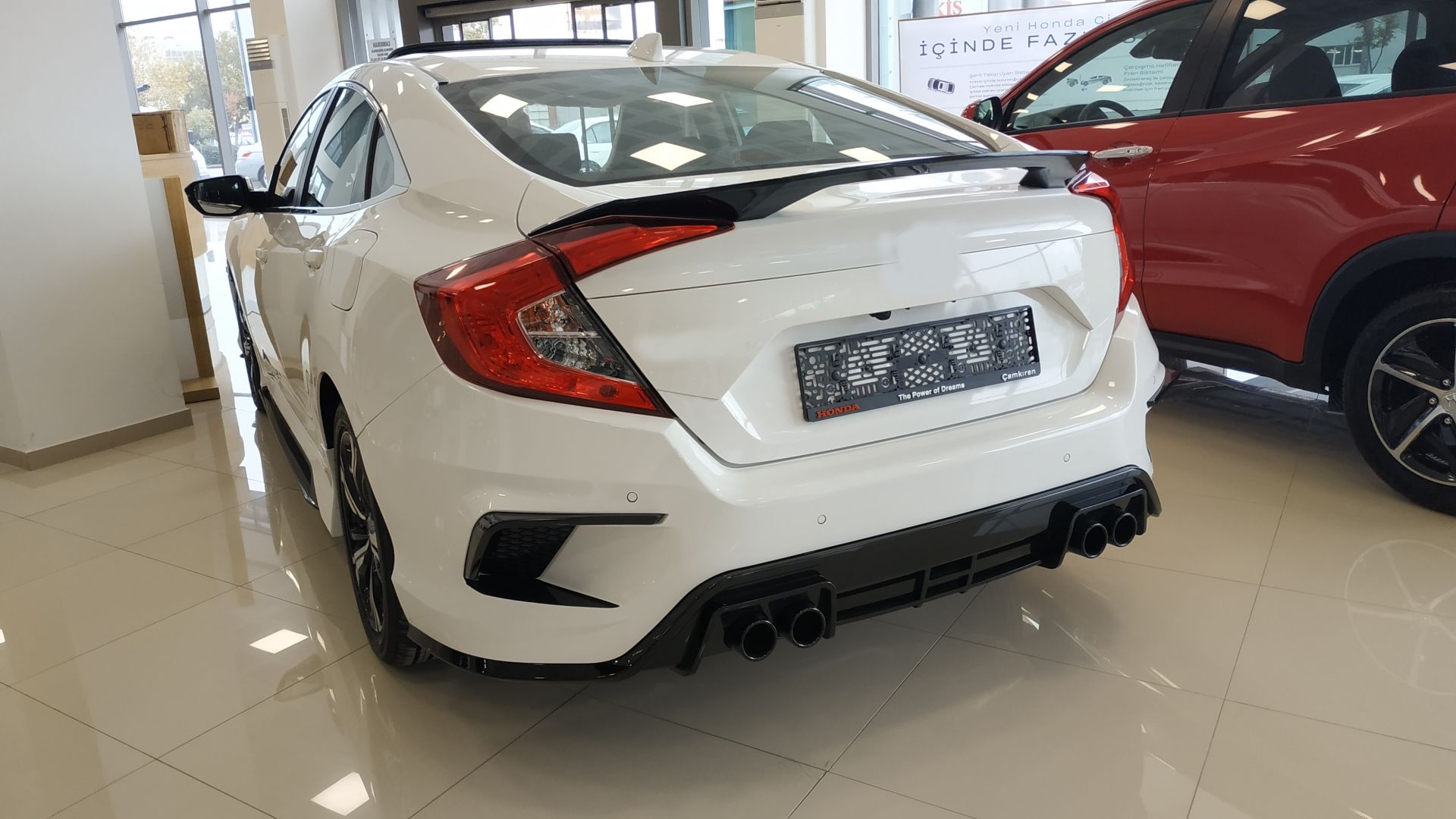 Honda Civic Uyumlu Fc5 2016-2020 Concept Model Arka Tampon Ek Piano Black Detaylı