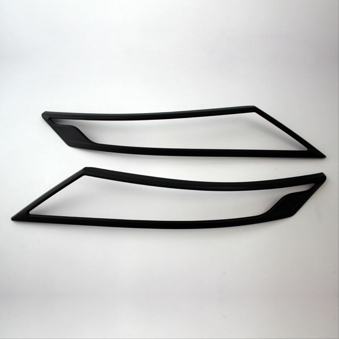 Mitsubishi L200 Uyumlu 2019+ Far Çerçevesi Kaplama - Siyah