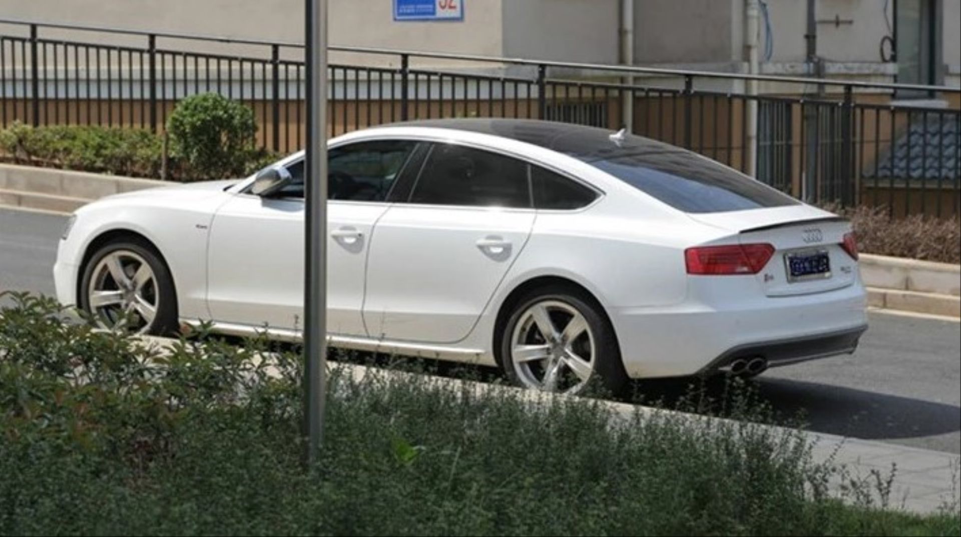 Audi A5 Uyumlu 2009-2016 Spoiler - Piano Black (Parlak Siyah)