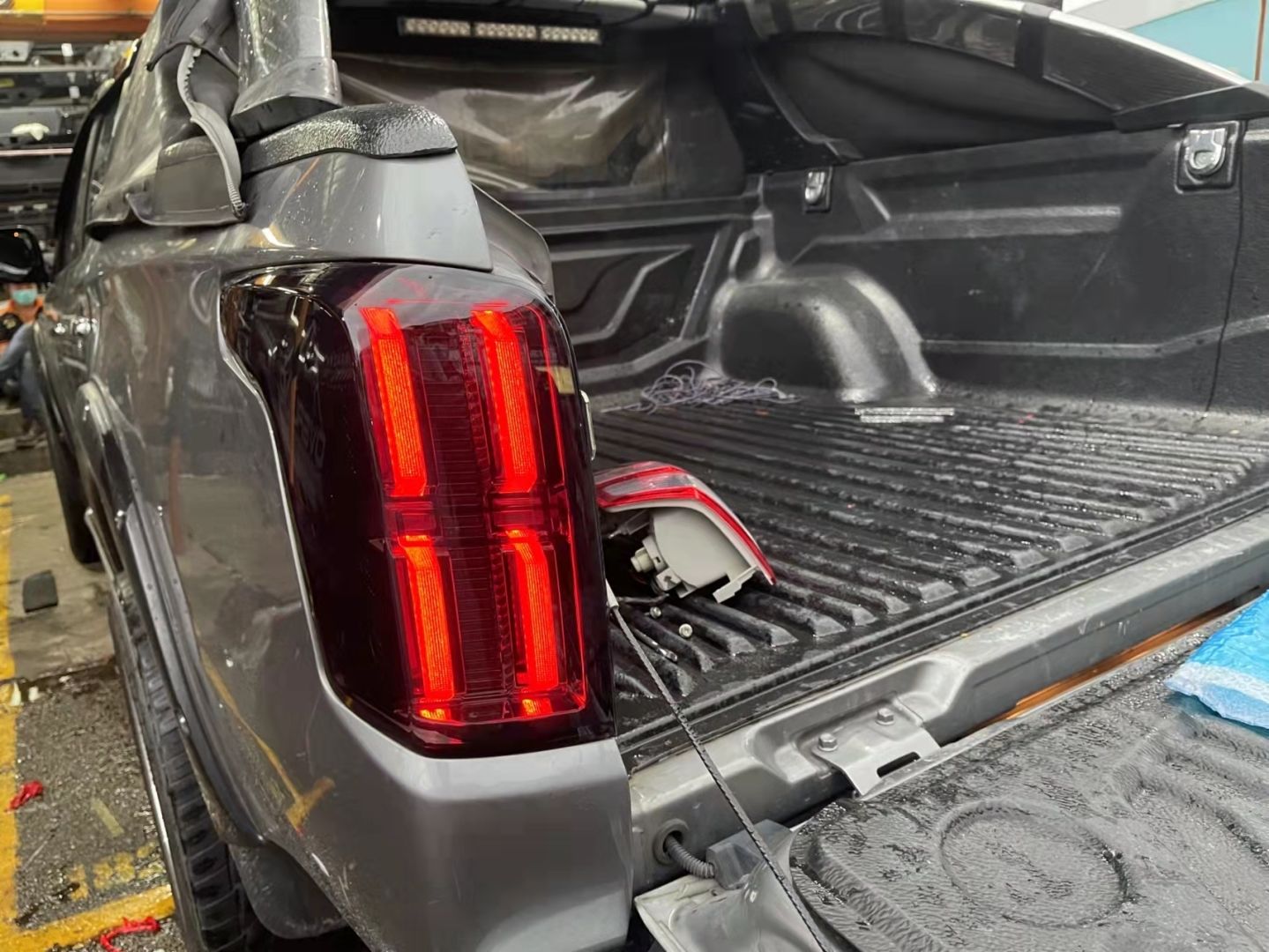 Mitsubishi L200 Uyumlu 2015-2018 LED Stop (Çift Çizgi)