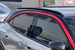 Opel Mokka 2020-Günümüz (B) uyumlu 2021 Sonrası Tavan Çıtası Parlak Siyah modelleri DRS Tuning'de. Kaliteli malzeme, hızlı kargo ve güvenli alışverişle hemen