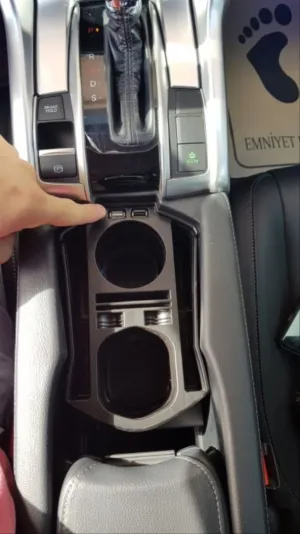 Honda Civic Uyumlu Fc5 2016-2021 USB Portlu Orta Konsol KutusuDRS Tuning kalitesiyle tanışın! Özel olarak Honda  model araçlar için üretilen bu ürün, otomobilin
