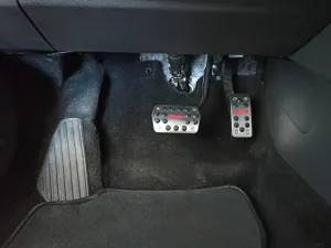 Ford Focus Uyumlu 2010-2019 Pedal Seti Kırmızı Yazılı OtomatikDRS Tuning kalitesiyle tanışın! Özel olarak Ford  model araçlar için üretilen bu ürün, otomobilini
