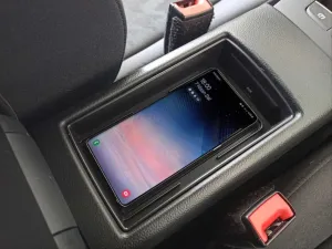 Audi A3 Uyumlu 2012-2019 Kablosuz Şarj StandıDRS Tuning kalitesiyle tanışın! Özel olarak Audi  model araçlar için üretilen bu ürün, otomobilinizin hatlarına spo