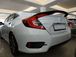 Honda Civic uyumlu Fc5 V Style Spoiler (Boyasız) modelleri DRS Tuning'de. Kaliteli malzeme, hızlı kargo ve güvenli alışverişle hemen inceleyin.